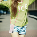 Funda para Samsung Galaxy S21 FE con purpurina y cordón